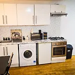 Eden Escape Cozy Dalston Studio