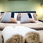Eden Escape Cozy Dalston Studio